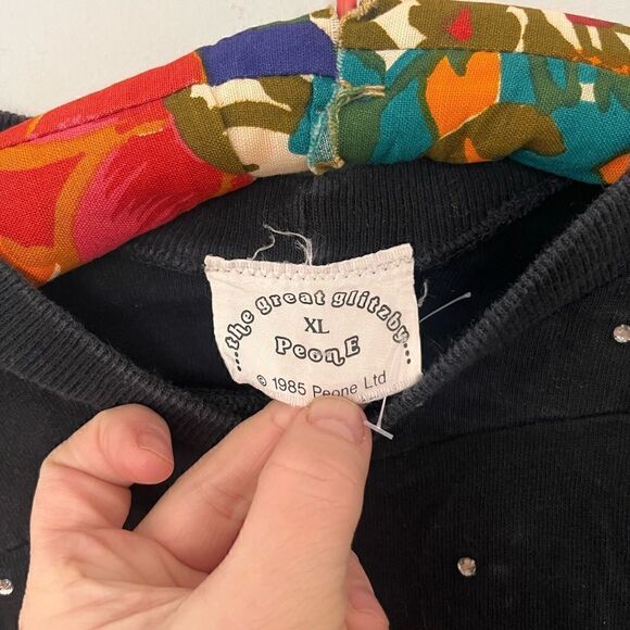 1980’s vintage women’s black bedazzled sweat shirt - Picture 4 of 5